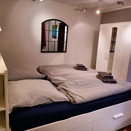 Kleine Galerie Apartment Fuer 3 Mit Kueche Kamin Netflix Parken Und Hofladen Steinhofel Exteriör bild