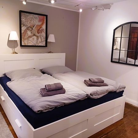 Kleine Galerie Apartment Fuer 3 Mit Kueche Kamin Netflix Parken Und Hofladen Steinhofel Exteriör bild