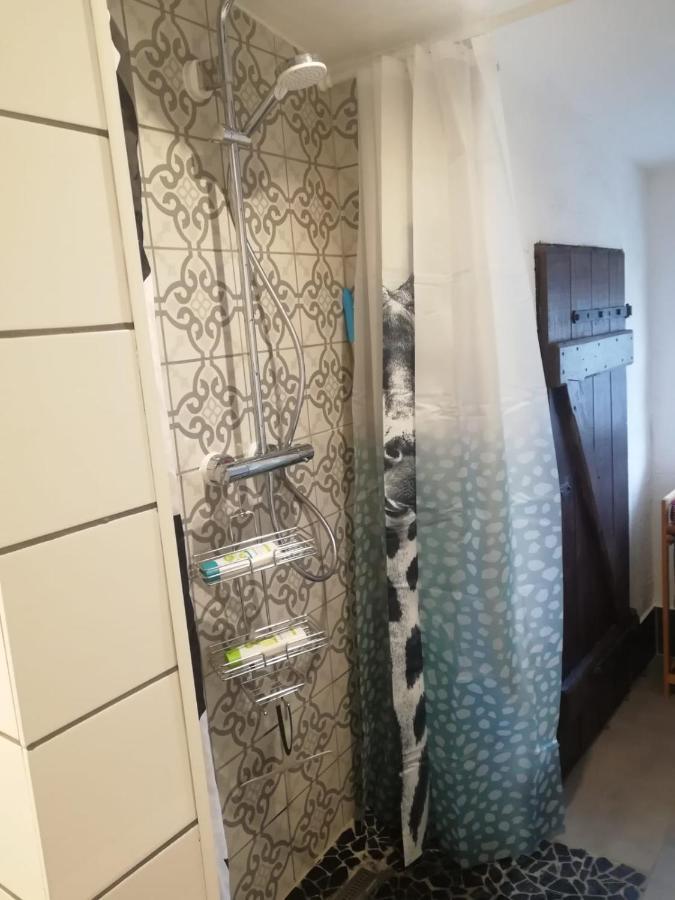 Kleine Galerie Apartment Fuer 3 Mit Kueche Kamin Netflix Parken Und Hofladen Steinhofel Exteriör bild