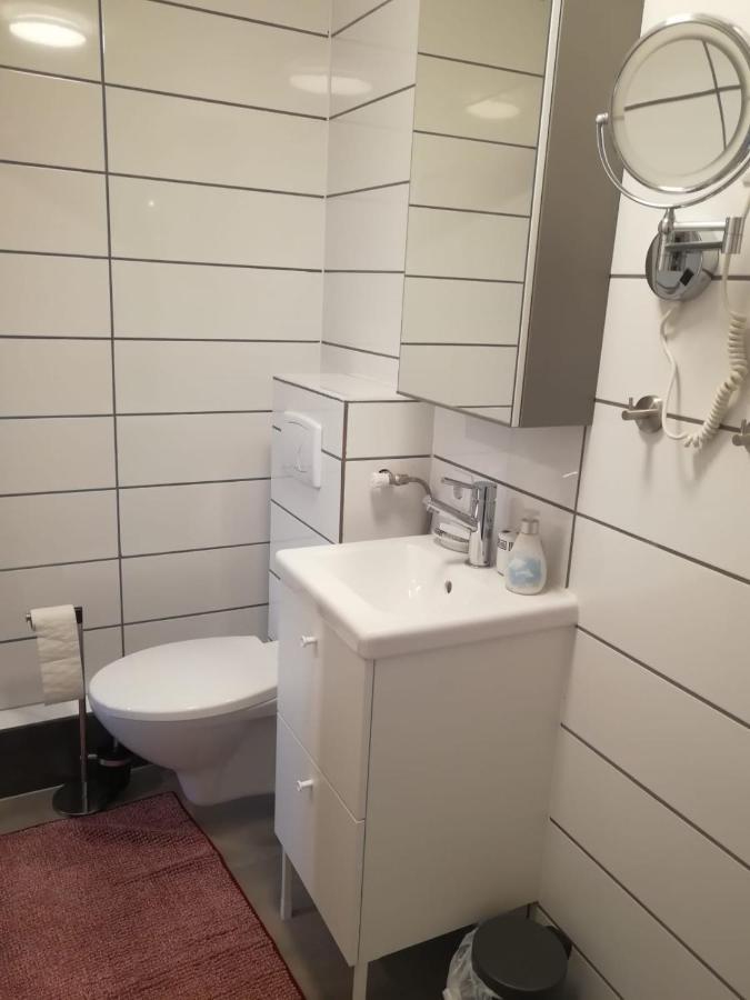 Kleine Galerie Apartment Fuer 3 Mit Kueche Kamin Netflix Parken Und Hofladen Steinhofel Exteriör bild