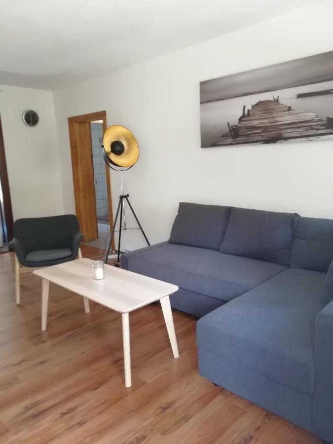Kleine Galerie Apartment Fuer 3 Mit Kueche Kamin Netflix Parken Und Hofladen Steinhofel Exteriör bild