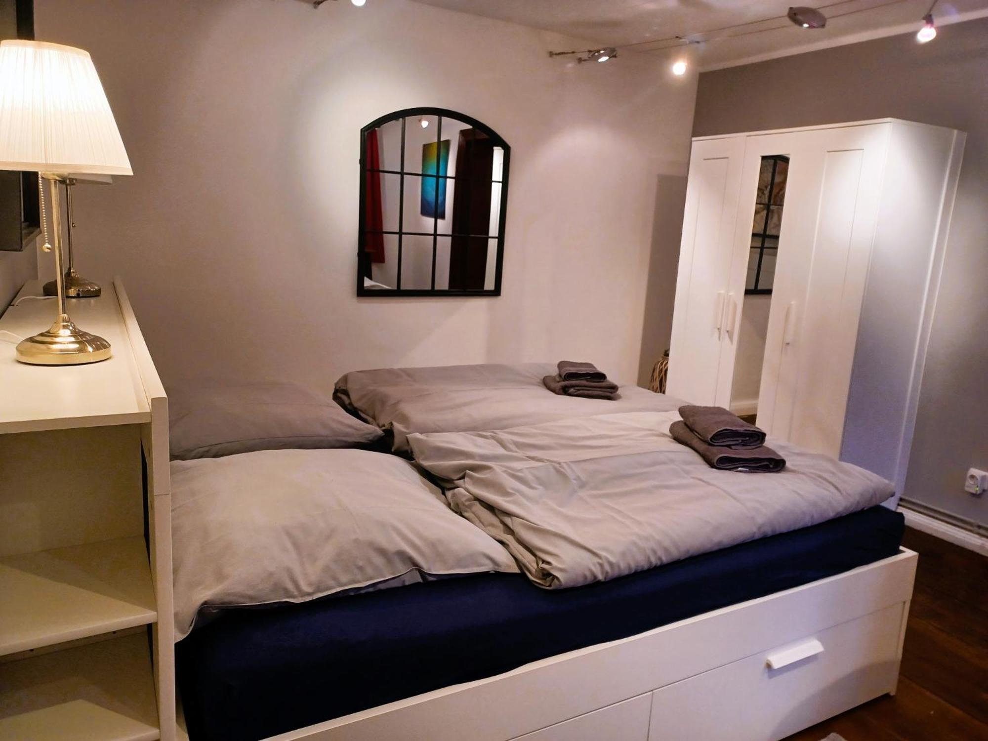Kleine Galerie Apartment Fuer 3 Mit Kueche Kamin Netflix Parken Und Hofladen Steinhofel Exteriör bild
