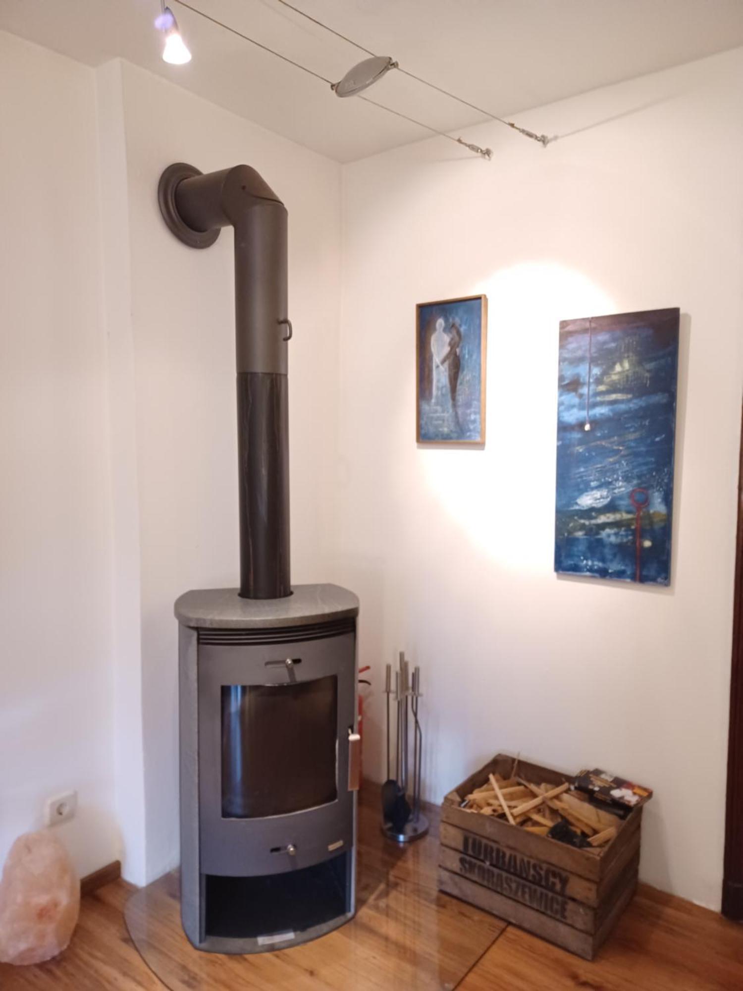 Kleine Galerie Apartment Fuer 3 Mit Kueche Kamin Netflix Parken Und Hofladen Steinhofel Exteriör bild