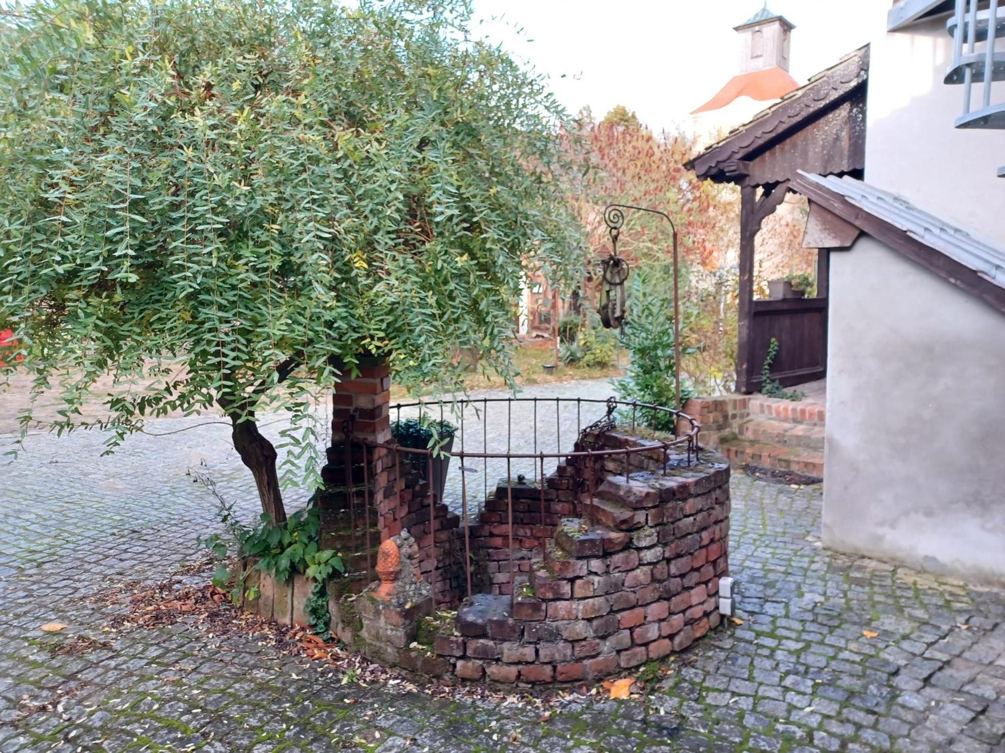 Kleine Galerie Apartment Fuer 3 Mit Kueche Kamin Netflix Parken Und Hofladen Steinhofel Exteriör bild